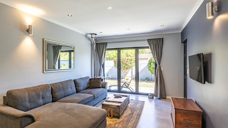 3 Bedroom Property for Sale in Lakeside Western Cape